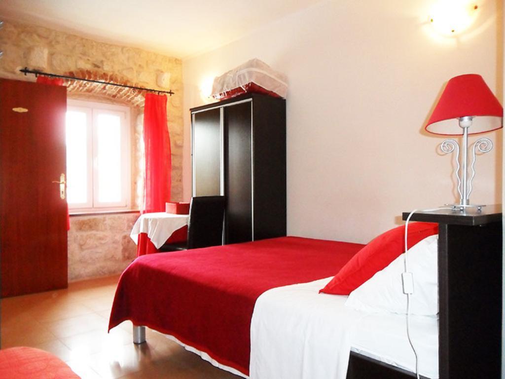 Apartments Riva Trogir Ruang foto